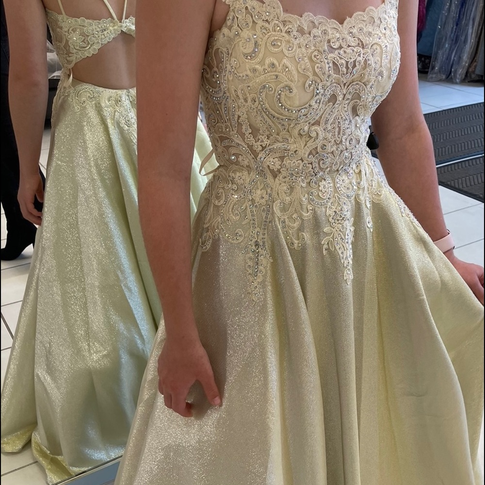 Dave and Johnny gorgeous dress - NEW WITH TAGS - NEVER WORN!